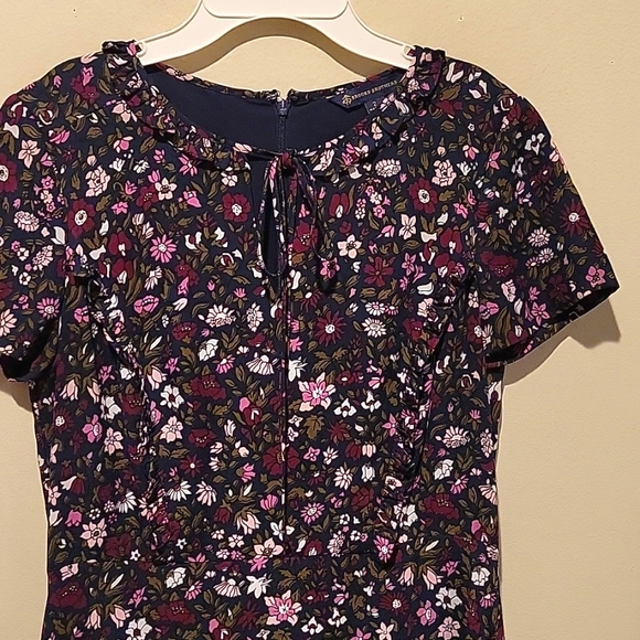❤️ NWOT! BROOKS BROTHERS FLORAL RUFFLE HEM DRESS, 2 - Picture 2 of 9